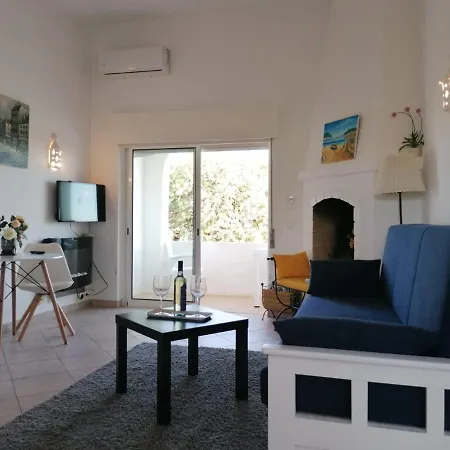 Marine Apartment *